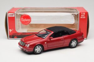 Mercedes CLK A208 Cabriolet Rouge Anson 1:18 30338 Métal Moulé — image 8 sur 8