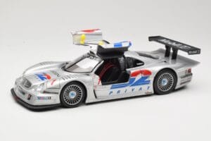 Mercedes CLK LM GT1 #1 AMG Mercedes K. Ludwig / R. Zonta FIA GT Championship 1998 Maisto 1:18 56053 Métal Moulé — image 2 sur 8