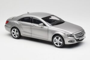 Mercedes CLS C218 Designo Alubeam Titanium Norev 1:18 B66961298 Métal Moulé — image 6 sur 8