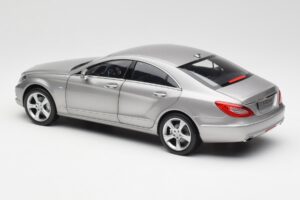 Mercedes CLS C218 Designo Alubeam Titanium Norev 1:18 B66961298 Métal Moulé — image 7 sur 8