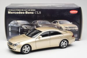 Mercedes CLS C219 Beige Clair Or Kyosho 1:18 08401LBE Métal Moulé — image 8 sur 8
