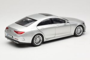 Mercedes CLS C257 Argent Norev 1:18 183489 Métal Moulé — image 3 sur 8