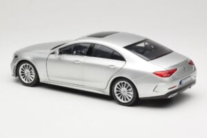 Mercedes CLS C257 Argent Norev 1:18 183489 Métal Moulé — image 7 sur 8