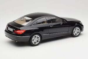 Mercedes E-Class Coupe C207 Obsidian Black Metallic Norev 1:18 B66962418 Métal Moulé — image 3 sur 8