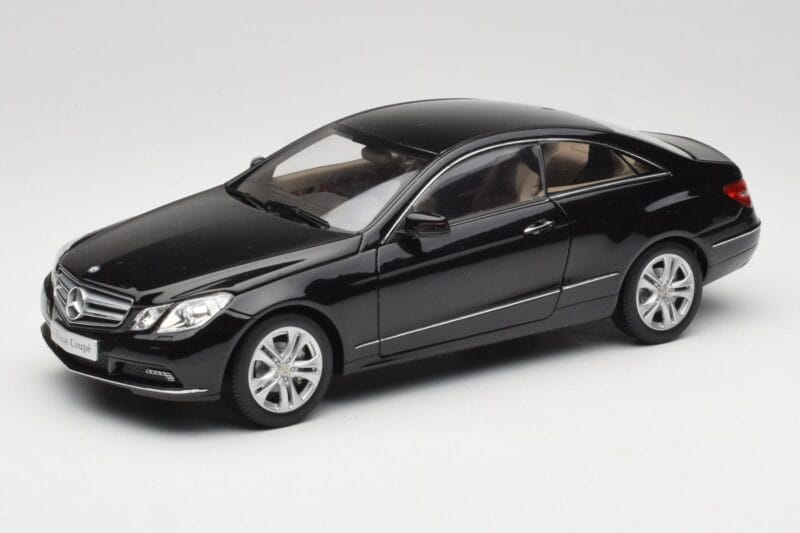 Mercedes E-Class Coupe C207 Obsidian Black Metallic Norev 1:18 B66962418 Métal Moulé