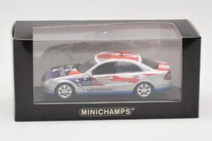 Mercedes E-Class W211 #11 Bluetec Paris-Beijing 2006 Minichamps 1:43 B66962267-R Métal Moulé — image 4 sur 4
