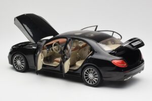 Mercedes E-Class W213 Obsidian Noir iScale 1:18 B66960380 Métal Moulé — image 5 sur 8