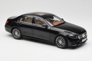 Mercedes E-Class W213 Obsidian Noir iScale 1:18 B66960380 Métal Moulé — image 6 sur 8