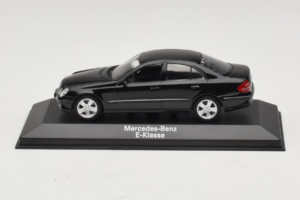 Mercedes E-Class W211 Noir Minichamps 1:43 B66961950 Métal Moulé