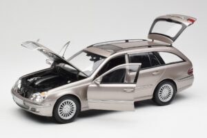 Mercedes E320 CDI W210 Break Cubanite Argent Kyosho 1:18 B66962188 Métal Moulé — image 2 sur 8