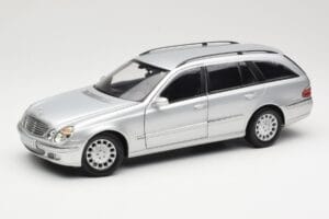 Mercedes E320 T-Modell S210 Elegance Argent Kyosho 1:18 B66962166 Métal Moulé