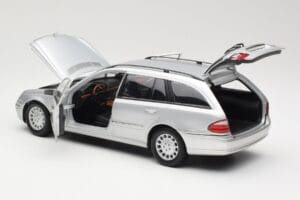 Mercedes E320 T-Modell S210 Elegance Argent Kyosho 1:18 B66962166 Métal Moulé — image 5 sur 8