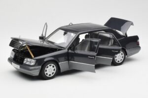 Mercedes E320 W124 Nautik Bleu Métallique Dealer Edition AUTOart 1:18 B66040508 Métal Moulé — image 2 sur 8