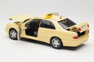 Mercedes E320 W210 Taxi Sun Star 1:18 1160 Métal Moulé — image 5 sur 8