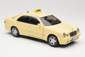 Mercedes E320 W210 Taxi Sun Star 1:18 1160 Métal Moulé — image 6 sur 8