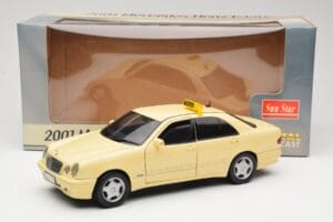 Mercedes E320 W210 Taxi Sun Star 1:18 1160 Métal Moulé — image 8 sur 8
