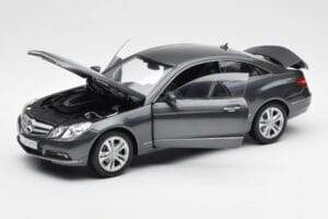Mercedes E500 C207 Coupe Tenoric Gris Norev 1:18 183540 Métal Moulé — image 2 sur 8