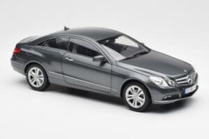 Mercedes E500 C207 Coupe Tenoric Gris Norev 1:18 183540 Métal Moulé — image 6 sur 8