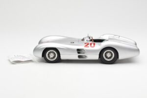 Mercedes W196 Streamliner #20 K. Kling French GP 1954 CMC 1:18 M-128B Métal Moulé — image 3 sur 6