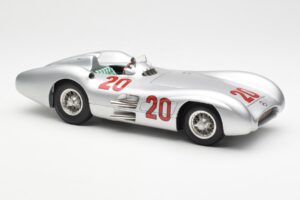 Mercedes W196 Streamliner #20 K. Kling French GP 1954 CMC 1:18 M-128B Métal Moulé — image 4 sur 6