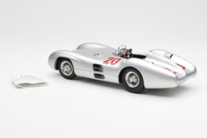 Mercedes W196 Streamliner #20 K. Kling French GP 1954 CMC 1:18 M-128B Métal Moulé — image 5 sur 6