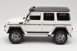 Mercedes G 63 AMG 4x4 Squared Polar White Almost Real 1:18 820203 Métal Moulé — image 4 sur 8