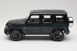 Mercedes G 63 AMG W463 Green Metallic Minichamps 1:18 110037066 Métal Moulé — image 4 sur 8