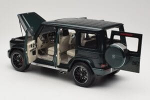 Mercedes G 63 AMG W463 Green Metallic Minichamps 1:18 110037066 Métal Moulé — image 5 sur 8