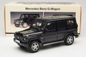 Mercedes G-Class G 500 W463 Smaragd Black Metallic AUTOart 1:18 76101 Métal Moulé — image 8 sur 8