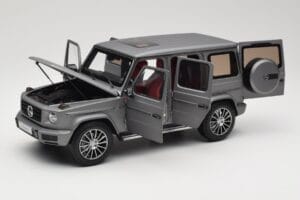 Mercedes G-Class G500 W463A Designo Platinum Magno Minichamps 1:18 B66960811 Métal Moulé — image 2 sur 8
