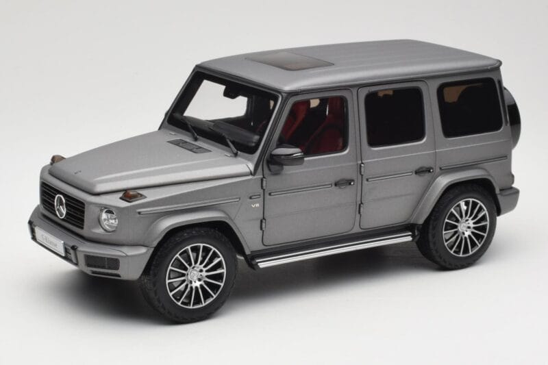 Mercedes G-Class G500 W463A Designo Platinum Magno Minichamps 1:18 B66960811 Métal Moulé