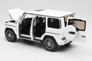 Mercedes G-Class G 500 W463A Diamond White Metallic Minichamps 1:18 113037111 Métal Moulé — image 5 sur 8