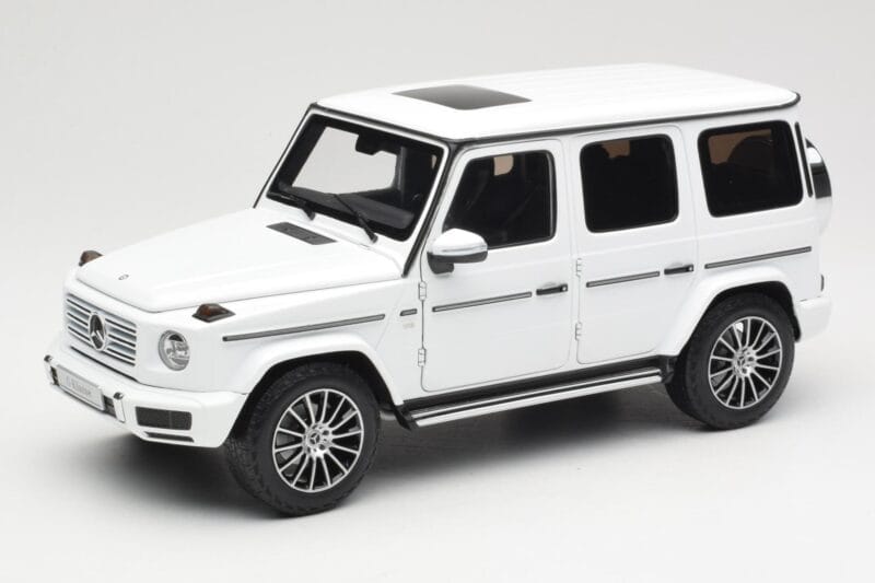 Mercedes G-Class G 500 W463A Diamond White Metallic Minichamps 1:18 113037111 Métal Moulé