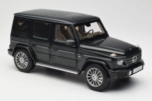 Mercedes G-Class G500 W463A Emerald Green Minichamps 1:18 B66960810 Métal Moulé — image 6 sur 8