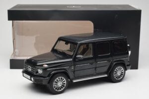 Mercedes G-Class G500 W463A Emerald Green Minichamps 1:18 B66960810 Métal Moulé — image 8 sur 8