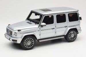 Mercedes G-Class G 500 W463A Iridium Silver Metallic Minichamps 1:18 113037112 Métal Moulé