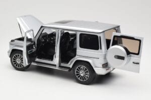 Mercedes G-Class G 500 W463A Iridium Silver Metallic Minichamps 1:18 113037112 Métal Moulé — image 5 sur 8