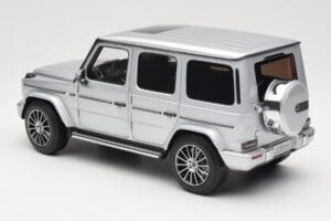 Mercedes G-Class G 500 W463A Iridium Silver Metallic Minichamps 1:18 113037112 Métal Moulé — image 7 sur 8