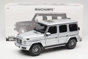 Mercedes G-Class G 500 W463A Iridium Silver Metallic Minichamps 1:18 113037112 Métal Moulé — image 8 sur 8