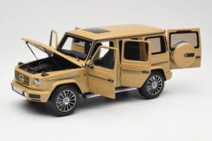 Mercedes G-Class G 500 W463A Solarbeam Yellow Metallic Minichamps 1:18 113037108 Métal Moulé — image 2 sur 8