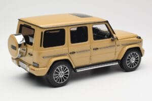 Mercedes G-Class G 500 W463A Solarbeam Yellow Metallic Minichamps 1:18 113037108 Métal Moulé — image 3 sur 8