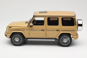 Mercedes G-Class G 500 W463A Solarbeam Yellow Metallic Minichamps 1:18 113037108 Métal Moulé — image 4 sur 8