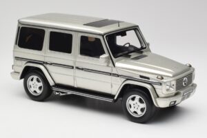 Mercedes G-Class G55 AMG W463 Iridium Argent Otto 1:18 OT1126 Résine — image 4 sur 6
