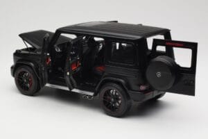 Mercedes G-Class G63 AMG W463A Matt Black Minichamps 1:18 110037064 Métal Moulé — image 5 sur 8