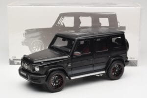 Mercedes G-Class G63 AMG W463A Matt Black Minichamps 1:18 110037064 Métal Moulé — image 8 sur 8