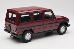 Mercedes G-Class W460 LWB Rouge Foncé Minichamps 1:18 155038102 Métal Moulé — image 2 sur 6