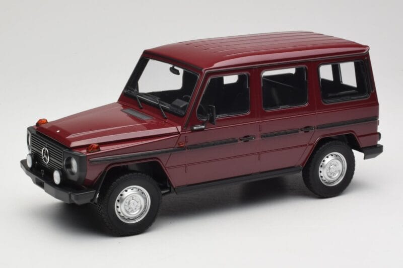 Mercedes G-Class W460 LWB Rouge Foncé Minichamps 1:18 155038102 Métal Moulé