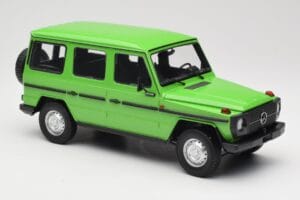 Mercedes G-Class W460 LWB Vert Minichamps 1:18 155038101 Métal Moulé — image 4 sur 6