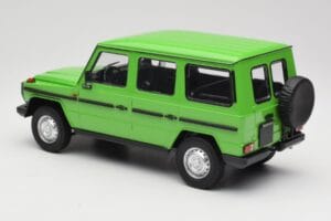 Mercedes G-Class W460 LWB Vert Minichamps 1:18 155038101 Métal Moulé — image 5 sur 6