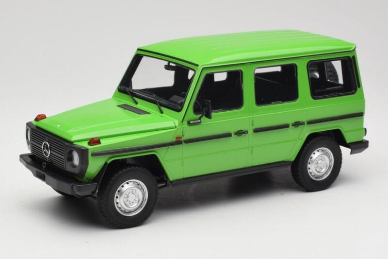 Mercedes G-Class W460 LWB Vert Minichamps 1:18 155038101 Métal Moulé